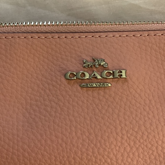 Coach - Picture 3 of 9